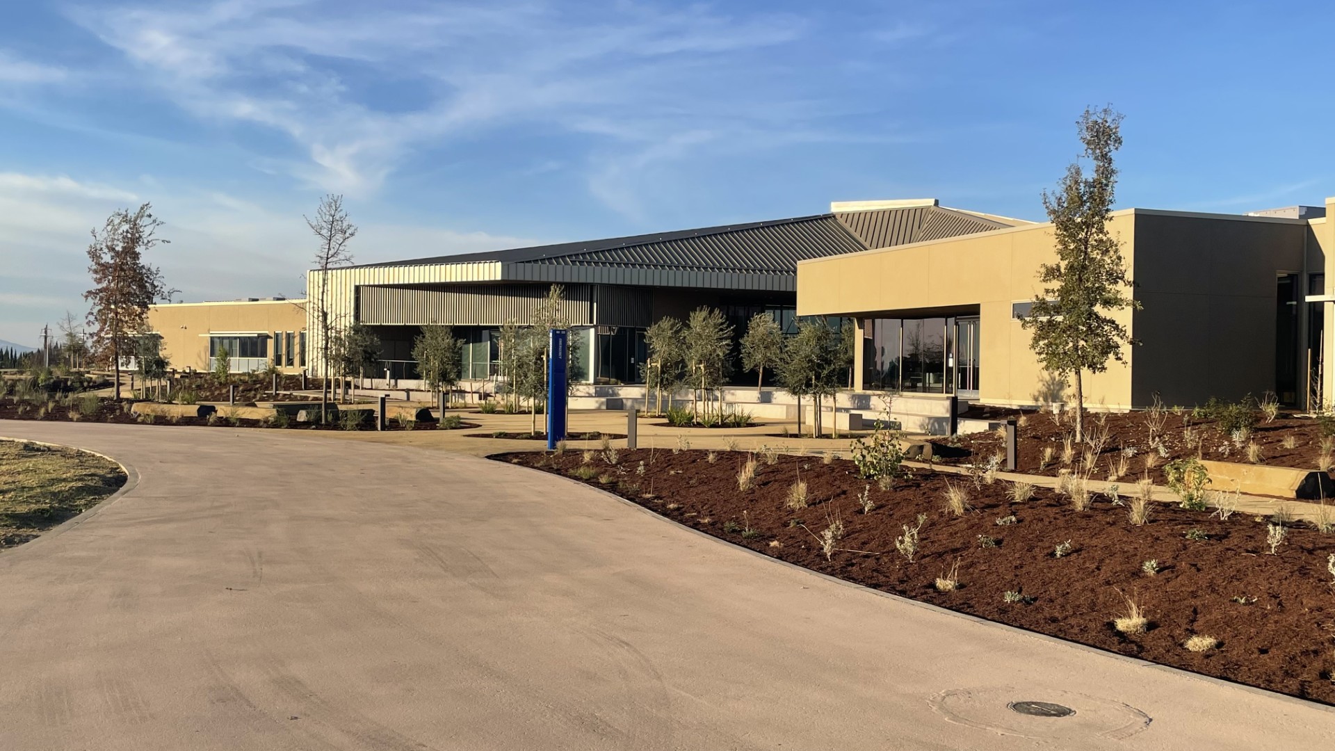 Hollister-Campus-Picture.jpg